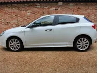 Used Alfa Romeo Giulietta 240 HP (176 kW) 2016 White Hatchback