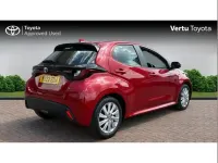 Used Toyota Yaris Hybrid 113 HP (83 kW) 2022 Red Hatchback