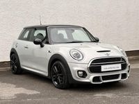 Usado Mini Cooper S Hatch 190 CV (139 kW) 2019 Plateado Utilitario