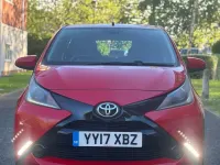 Usado Toyota Aygo X-play 69 HP (50 kW) 2017 Vermelho Citadino