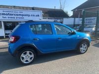 Used Dacia Sandero Lauréate 2014 Blue Hatchback