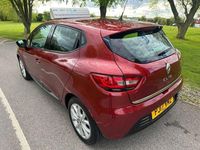Used Renault Clio IV Dynamique 75 HP (55 kW) 2017 Red Hatchback