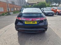 Begagnad Honda Civic ES 2007 Svart Halvkombi