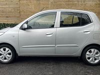 Used Hyundai i10 Active 86 HP (63 kW) 2011 Silver Hatchback