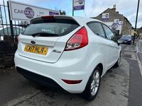 Used Ford Fiesta Zetec 82 HP (60 kW) 2017 White Hatchback