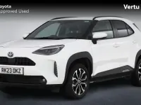 Used Toyota Yaris Hybrid Design 116 HP (85 kW) 2023 Pure white Estate