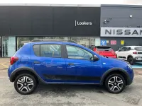 Usado Dacia Sandero Stepway 90 CV (66 kW) 2020 Azul Utilitario