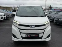 Begagnad Toyota Noah 2025 Vit Minibuss