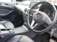 Usado Mercedes B180 109 CV (80 kW) 2014 Plateado Monovolumen
