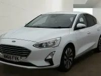 Used Ford Focus Zetec 125 HP (91 kW) 2018 White Hatchback