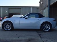 Usado Mazda MX5 131 HP (96 kW) 2015 Prateado Cabrios