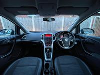 Used Vauxhall Astra Excite 100 HP (73 kW) 2015 Blue Hatchback