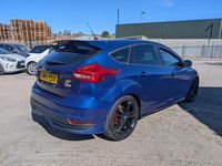 Used Ford Focus ST 185 HP (136 kW) 2015 Blue Hatchback