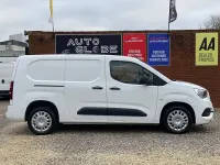Używany Vauxhall Combo Sportive 100 KM (73 kW) 2020 Biały Minivan