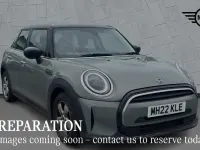 Usado Mini Cooper Classic 134 HP (98 kW) 2022 Cinzento Citadino