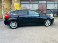 Usado Ford Focus Zetec 125 HP (91 kW) 2013 Preto Citadino