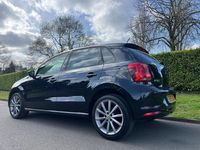 Used VW Polo Design 75 HP (55 kW) 2015 Black Hatchback