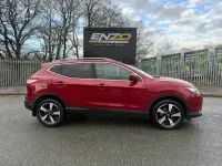 Used Nissan Qashqai N-TEC 110 HP (80 kW) 2015 Red SUV