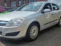 Usado Vauxhall Astra 115 HP (84 kW) 2008 Prateado Citadino