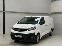 Used Vauxhall Vivaro 100 HP (73 kW) 2019 White MPV