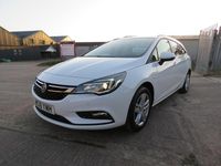 Used Vauxhall Astra Design Edition 2018 White Estate