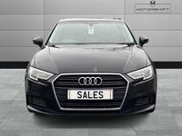 Begagnad Audi A3 Design 2017 Svart Halvkombi