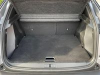 Usado Peugeot 2008 Premium 129 CV (94 kW) 2021 Gris SUV