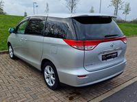 Begagnad Toyota Estima 2026 Silver Minibuss