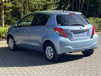 Used Toyota Yaris Multidrive S 99 HP (72 kW) 2014 Blue Hatchback