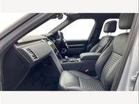 Usado Land Rover Discovery 5 SE Dynamic 300 HP (220 kW) 2023 Prateado SUV