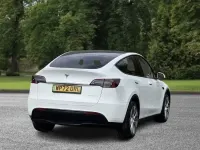 Begagnad Tesla Model Y Long Range AWD 378 kW (514 HK) 2022 Vit SUV