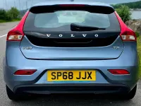 Used Volvo V40 Momentum 122 HP (89 kW) 2018 Blue Hatchback