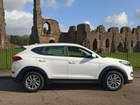 Used Hyundai Tucson SE 116 HP (85 kW) 2017 White SUV