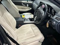 Usado Mercedes E220 SE 2014 Cinzento Sedan