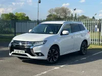 Used Mitsubishi Outlander P-HEV 2016 White Estate