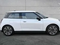 Used Mini Cooper SE Hatch 158 kW (215 HP) 2025 White Hatchback