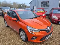Used Renault Clio Play 75 HP (55 kW) 2021 Orange Hatchback