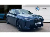 Usado BMW iX M Sport 300 kW (408 CV) 2025 Azul SUV