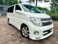 Used Nissan Elgrand 2009 Pearl white MPV