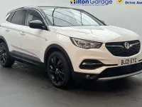 Used Vauxhall Grandland X SRi 130 HP (95 kW) 2021 White SUV