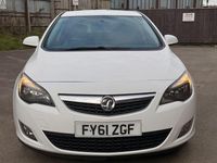 Second-hand Vauxhall Astra SRi 165 CP (121 kW) 2011 Alb Hatchback