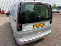 Usado VW Caddy Pro 102 HP (75 kW) 2023 Prateado Monovolume