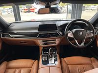 Used BMW 730 M Sport 265 HP (194 kW) 2017 White Sedan