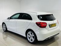 Begagnad Mercedes A160 102 HK (75 kW) 2017 Vit Halvkombi