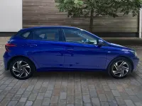 Używany Hyundai i20 SE 100 KM (73 kW) 2023 Niebieski Hatchback