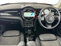 Used Mini Cooper Classic 134 HP (98 kW) 2022 Red Hatchback
