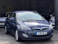 Second-hand Vauxhall Astra 115 CP (84 kW) 2011 Albastru Hatchback