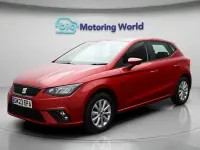 Usado Seat Ibiza SE 94 CV (69 kW) 2023 Rojo Utilitario
