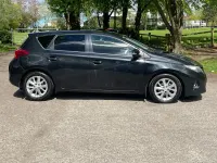 Used Toyota Auris 90 HP (66 kW) 2013 Black Hatchback