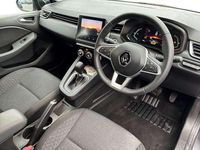 Używany Renault Clio V Evolution 143 KM (105 kW) 2022 Szary Hatchback